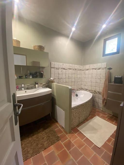 Ar De Vie Villa Chaleureuse En Provence Ventabren Zewnętrze zdjęcie